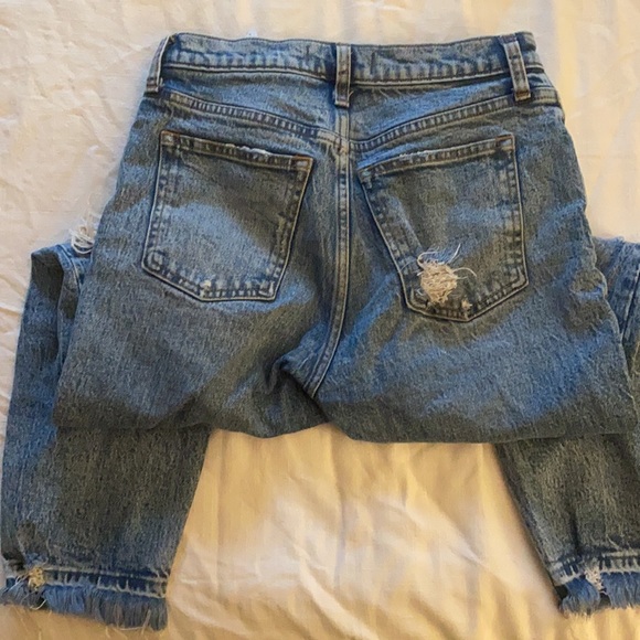 Abercrombie and Fitch The mom High Rise Jeans - Picture 3 of 3